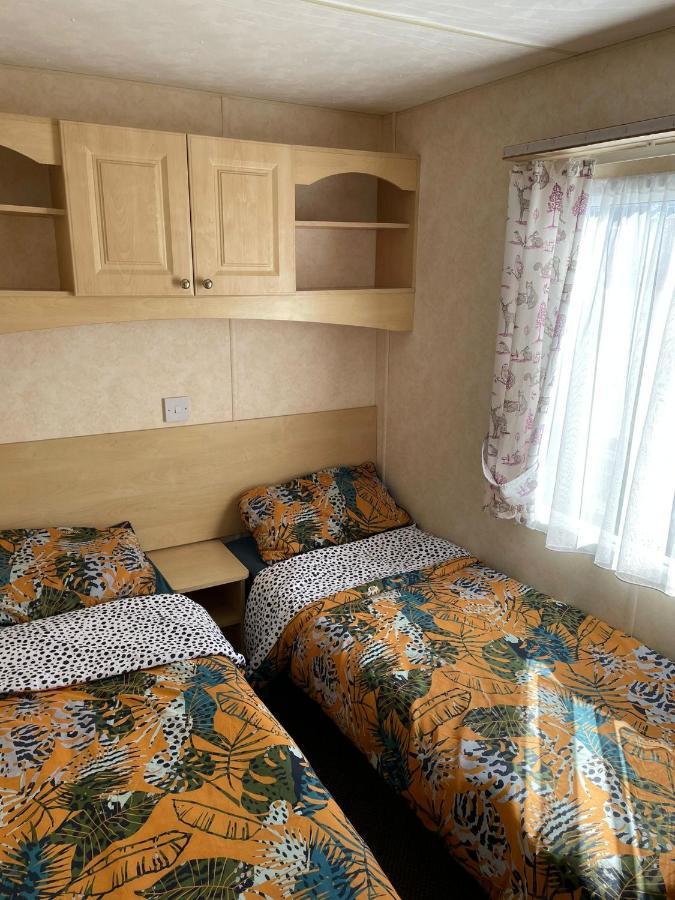 341 Family Caravan At Marine Holiday Park, Sleeps 6 Hotel Rhyl Ngoại thất bức ảnh